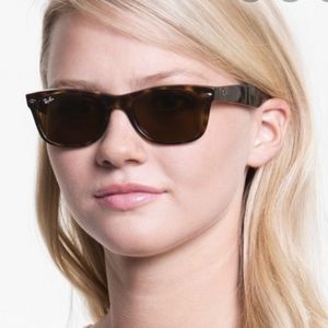 Ray Ban "New Wayfarer" in Tortoise
